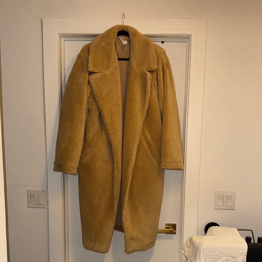 Alo Women's Tan Teddy Coat